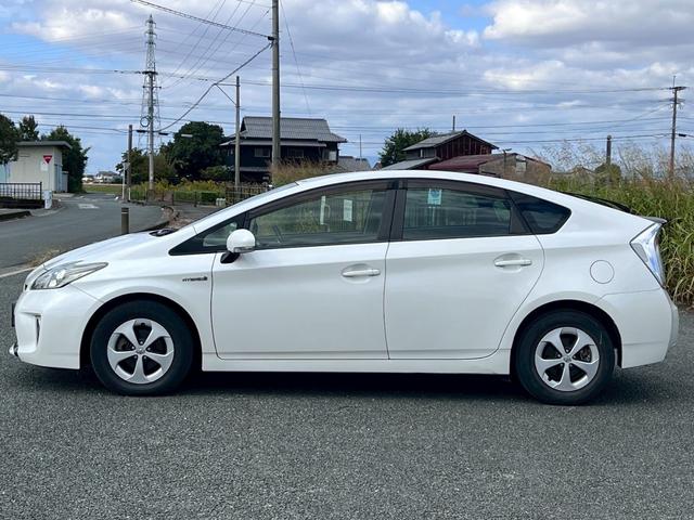 プリウス S ナビ・フルセグ・Bluetooth・ETC・オートエアコン・オートヘッドライト・プッシュスタート・ステアリングリモコン・電動格納ミラー・スマートキー・フォグランプ(21枚目)