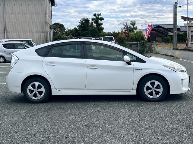 プリウス S ナビ・フルセグ・Bluetooth・ETC・オートエアコン・オートヘッドライト・プッシュスタート・ステアリングリモコン・電動格納ミラー・スマートキー・フォグランプ(24枚目)