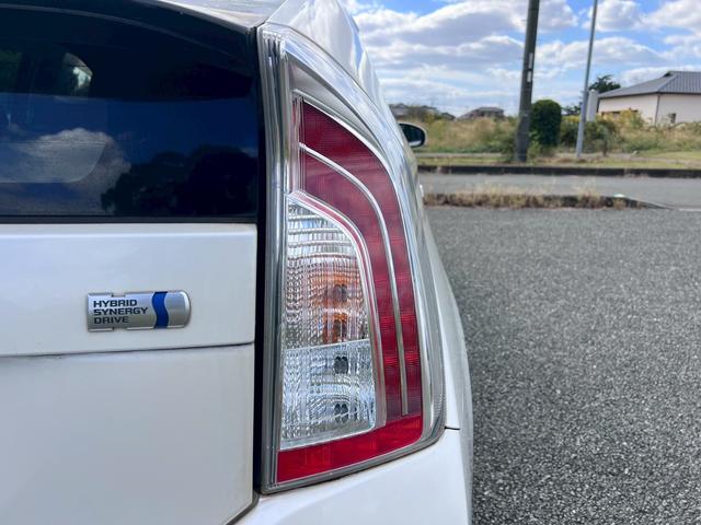 プリウス S ナビ・フルセグ・Bluetooth・ETC・オートエアコン・オートヘッドライト・プッシュスタート・ステアリングリモコン・電動格納ミラー・スマートキー・フォグランプ(29枚目)