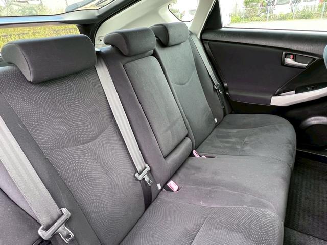 プリウス S ナビ・フルセグ・Bluetooth・ETC・オートエアコン・オートヘッドライト・プッシュスタート・ステアリングリモコン・電動格納ミラー・スマートキー・フォグランプ(33枚目)