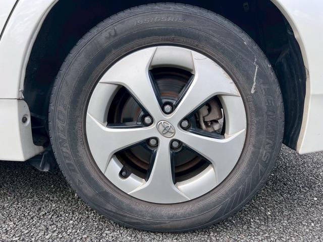 プリウス S ナビ・フルセグ・Bluetooth・ETC・オートエアコン・オートヘッドライト・プッシュスタート・ステアリングリモコン・電動格納ミラー・スマートキー・フォグランプ(35枚目)