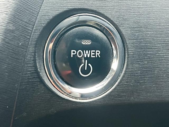 プリウス Ｇツーリングセレクションレザーパッケージ　ディーラー車・ナビ・フルセグ・ＥＴＣ・オートクルーズ・プッシュスタート・電動格納ミラー・クリアランスソナー・オートエアコン・オートヘッドライト・ステアリングリモコン・アルミホイール（14枚目）