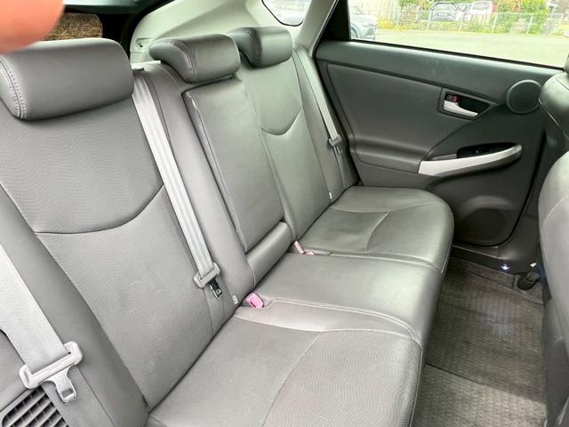 プリウス Ｇツーリングセレクションレザーパッケージ　ディーラー車・ナビ・フルセグ・ＥＴＣ・オートクルーズ・プッシュスタート・電動格納ミラー・クリアランスソナー・オートエアコン・オートヘッドライト・ステアリングリモコン・アルミホイール（35枚目）