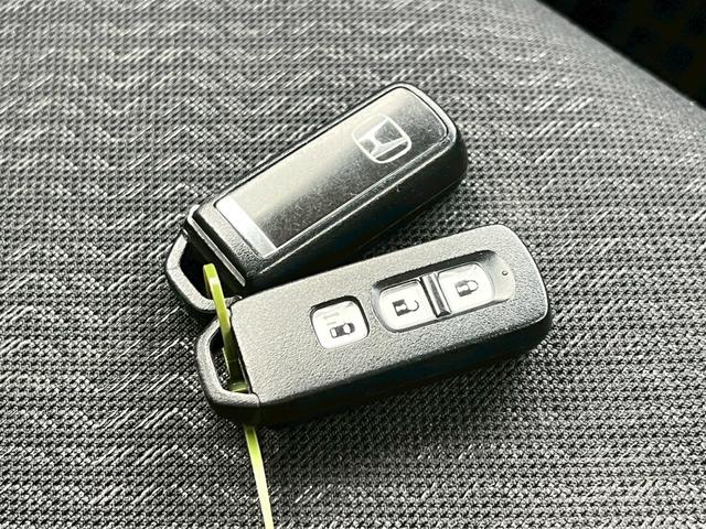 Ｎ－ＢＯＸカスタム Ｇ・Ｌパッケージ　ディーラー車・ナビ・フルセグ・バックカメラ・オートエアコン・ステアリングリモコン・スマートキー・プッシュスタート・電動格納ミラー・アルミホイール・オートヘッドライト・アイドリングストップ（16枚目）