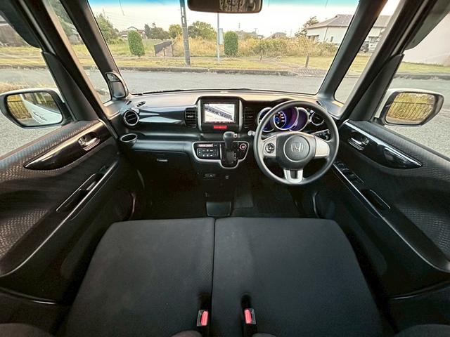 Ｎ－ＢＯＸカスタム Ｇ・Ｌパッケージ　ＥＴＣ・ナビ・フルセグＴＶ・左側パワースライドドア・右側イージークローザー・プッシュスタート・スマートキー・アルミホイール・オートヘッドライト（3枚目）