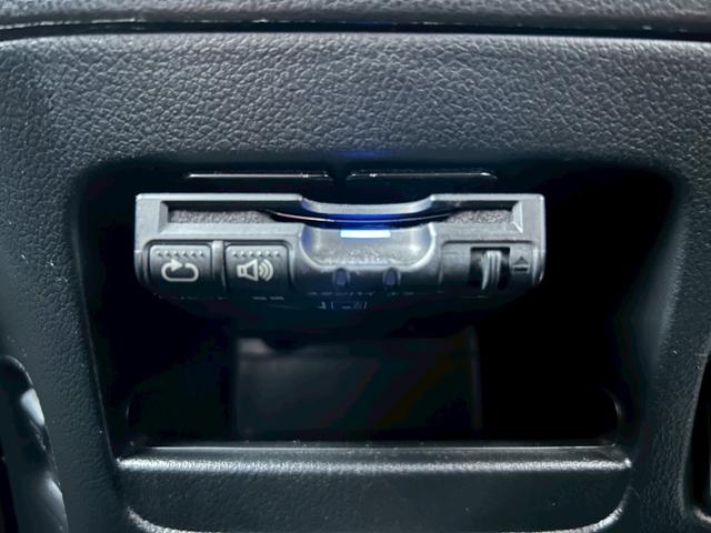 Ｎ－ＢＯＸカスタム Ｇ・Ｌパッケージ　ＥＴＣ・ナビ・フルセグＴＶ・左側パワースライドドア・右側イージークローザー・プッシュスタート・スマートキー・アルミホイール・オートヘッドライト（4枚目）