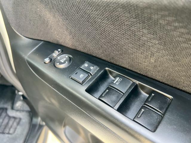 Ｎ－ＢＯＸカスタム Ｇ　ＳＳパッケージ　オーディオ・ＥＴＣ・ドラレコ・両側パワースライドドア・オートエアコン・オートヘッドライト・プッシュスタート・アイドリングストップ・アルミホイール・フォグランプ・スマートキー・電格ミラー・横滑り防止装置（13枚目）