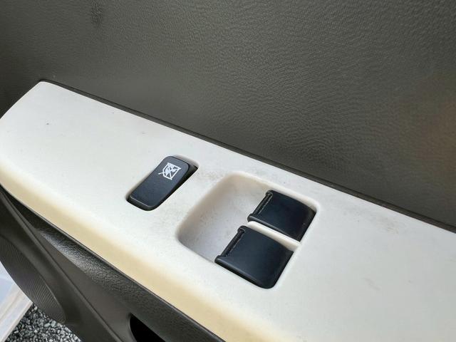 アルト Ｆ　レーダーブレーキサポート・アイドリングストップ・横滑り防止装置・キーレス・パワーステアリング・パワーウィンドウ・エアコン・クーラー・ＡＢＳ・エアバック・ＭＴモード（7枚目）