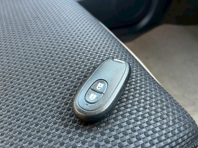 アルトラパン Ｘセレクション　ディーラー整備車両・シートヒーター・アルミホイール・アイドリングストップ・プッシュスタート・スマートキー・電動格納ミラー・オーディオ・オートエアコン・盗難防止装置（6枚目）