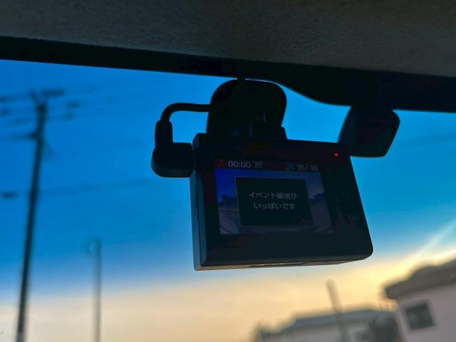 ムーヴ カスタム　Ｘ　ハイパー　ドライブレコーダー・バックカメラ・Ｂｌｕｅｔｏｏｔｈオーディオ・ナビ・フルセグＴＶ・シートカバー・アイドリングストップ・アルミホイール・プッシュスタート・スマートキー・オートヘッドライト（4枚目）