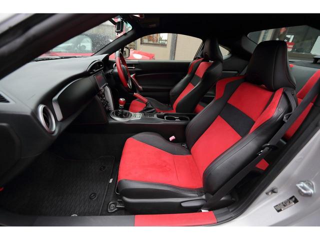 ８６ ＧＴリミテッド　車高調　カロッツェリアナビＴＶ　バックカメラ　６速マニュアル　ハーフレザーシート　ＨＩＤライト　ＤＶＤ再生可　スマートキー＆プッシュスタート　キーフリーシステム　ステアリング異音対策済み（15枚目）