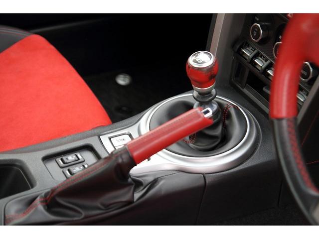 ８６ ＧＴリミテッド　車高調　カロッツェリアナビＴＶ　バックカメラ　６速マニュアル　ハーフレザーシート　ＨＩＤライト　ＤＶＤ再生可　スマートキー＆プッシュスタート　キーフリーシステム　ステアリング異音対策済み（17枚目）
