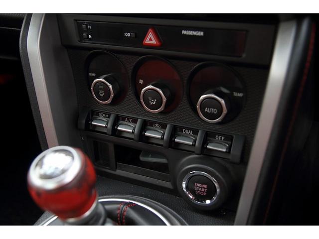 ８６ ＧＴリミテッド　車高調　カロッツェリアナビＴＶ　バックカメラ　６速マニュアル　ハーフレザーシート　ＨＩＤライト　ＤＶＤ再生可　スマートキー＆プッシュスタート　キーフリーシステム　ステアリング異音対策済み（19枚目）