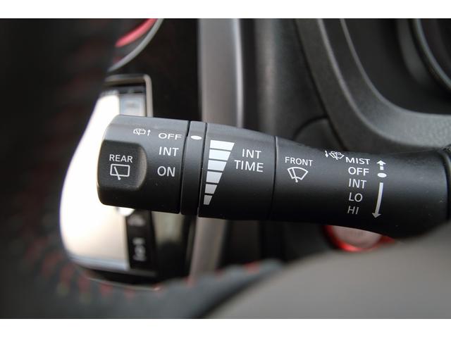 ノート ニスモ　Ｓ　純正ナビ　フルセグＴＶ　Ｂｌｕｅｔｏｏｔｈ接続　バックモニター　ＥＴＣ　５速マニュアル　オートエアコン　スマートキー　プッシュスタート　純正アルミホイール　スウェードステアリング（31枚目）