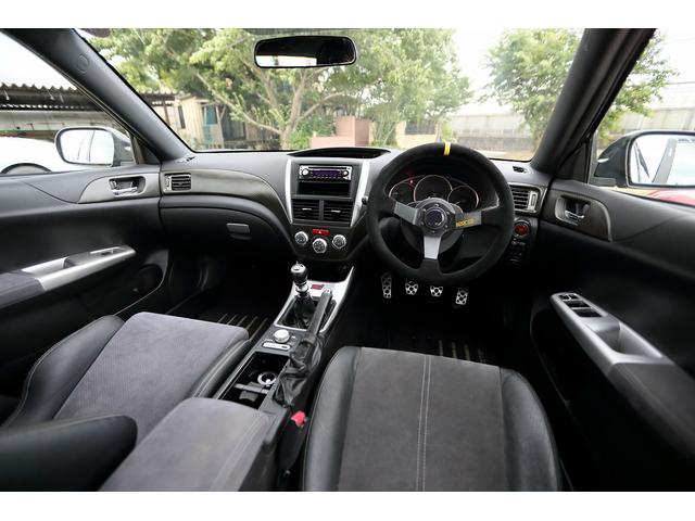 インプレッサ ＷＲＸ　ＳＴｉ　アペックスマフラー　スピリット車高調　スペックＣ用純正１８インチアルミホイール　６速マニュアル　ＤＣＣＤ　ＳＩドライブ　スマートキー　オートエアコン　ハーフレザーシート　スパルコステアリング（2枚目）