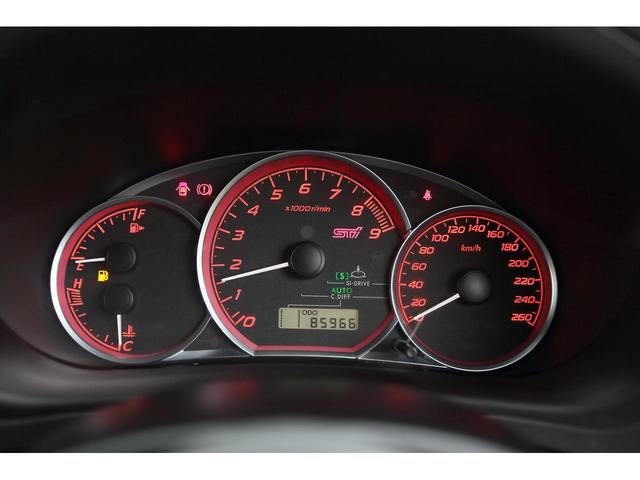 インプレッサ ＷＲＸ　ＳＴｉ　アペックスマフラー　スピリット車高調　スペックＣ用純正１８インチアルミホイール　６速マニュアル　ＤＣＣＤ　ＳＩドライブ　スマートキー　オートエアコン　ハーフレザーシート　スパルコステアリング（24枚目）
