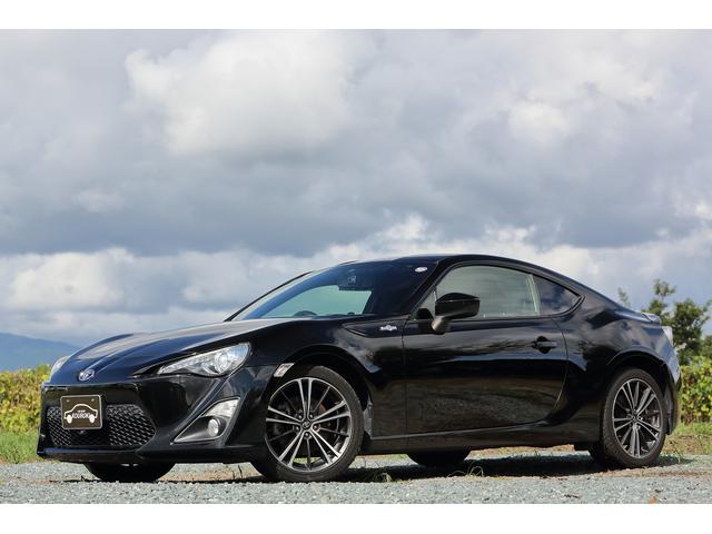 ８６ ＧＴ　６速マニュアル　純正ナビ　フルセグＴＶ　バックカメラ　フロントカメラ　モデリスタトランクスポイラー　オートエアコン　オートリトラクトミラー　スマートキー（8枚目）