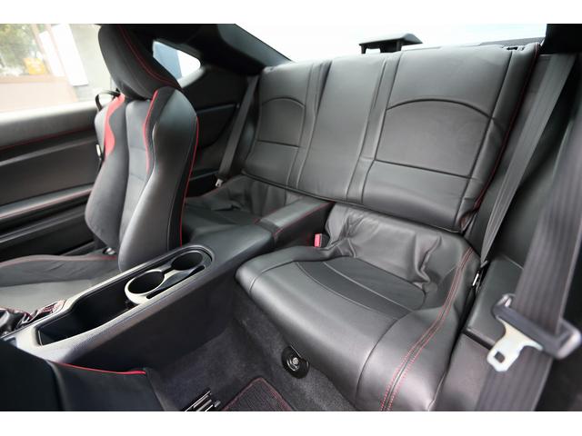 ８６ ＧＴ　６速マニュアル　純正ナビ　フルセグＴＶ　バックカメラ　フロントカメラ　モデリスタトランクスポイラー　オートエアコン　オートリトラクトミラー　スマートキー（20枚目）