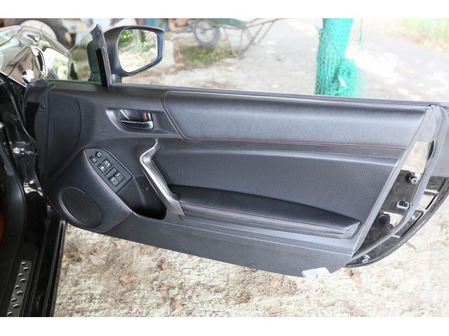 ８６ ＧＴ　６速マニュアル　純正ナビ　フルセグＴＶ　バックカメラ　フロントカメラ　モデリスタトランクスポイラー　オートエアコン　オートリトラクトミラー　スマートキー（26枚目）