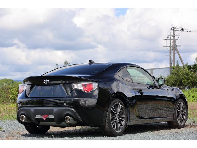 ８６ ＧＴ　６速マニュアル　純正ナビ　フルセグＴＶ　バックカメラ　フロントカメラ　モデリスタトランクスポイラー　オートエアコン　オートリトラクトミラー　スマートキー（40枚目）