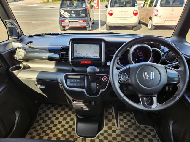 N-BOXカスタム G SSパッケージ 社外ナビ/TV/ETC/両側電動スライドア/ステアリングスイッチ/ユーザー買取車(4枚目)