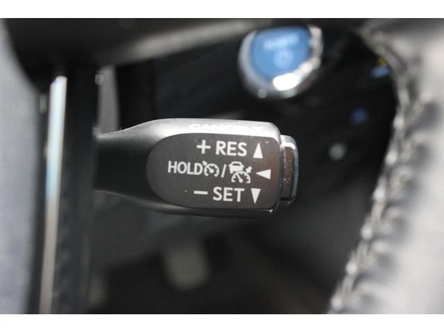 プリウス Ａツーリングセレクション　ＴＲＤフルエアロ・ＴＲＤアルミ・純正９インチナビ・フルセグＴＶ・パワーシート・セーフティセンス・バックカメラ・レザーシート・ＬＥＤヘッドライト・ヘッドアップディスプレイ・ＤＶＤ再生・Ｂｌｕｅｔｏｏｔｈ（9枚目）