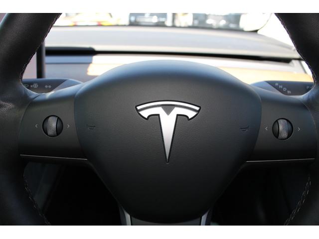 モデル３ スタンダードレンジプラス　黒革・大型ディスプレイナビ・Ｂｌｕｅｔｏｏｔｈ・パノラマガラスルーフ・純正アルミ・オートパイロット・３６０°カメラ・ＬＥＤヘッドライト・シートヒーター・カードキー・オートパイロット（3枚目）