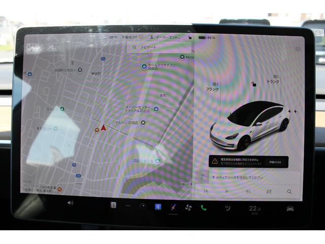 モデル３ スタンダードレンジプラス　黒革・大型ディスプレイナビ・Ｂｌｕｅｔｏｏｔｈ・パノラマガラスルーフ・純正アルミ・オートパイロット・３６０°カメラ・ＬＥＤヘッドライト・シートヒーター・カードキー・オートパイロット（5枚目）