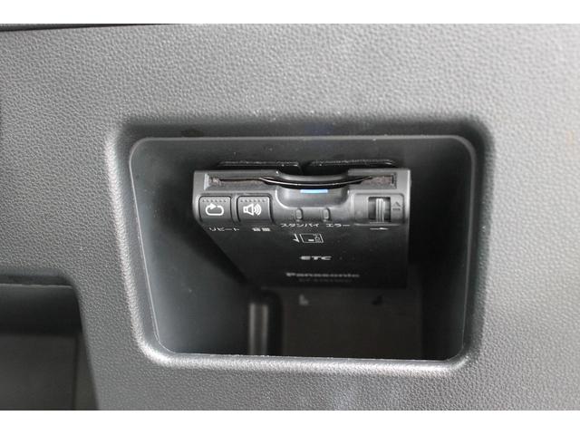 タント カスタムＲＳ　トップエディションＳＡＩＩＩ　社外８インチメモリーナビ・バックカメラ・ＣＤ／ＤＶＤ・Ｂｌｕｅｔｏｏｔｈ・両側電動スライドドア・シートヒーター・オートハイビーム・ハーフレザーシート・ＬＥＤヘッドライト・プッシュスタート・純正アルミ（5枚目）