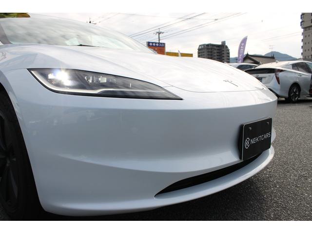 モデル３ ＲＷＤ　エンハンストオートパイロット大画面純正ナビ・Ｂｌｕｅｔｏｏｔｈ・パノラマルーフ・純正アルミ・全方位モニター・ＬＥＤヘッドライト・シートヒーター・カードキー・（3枚目）