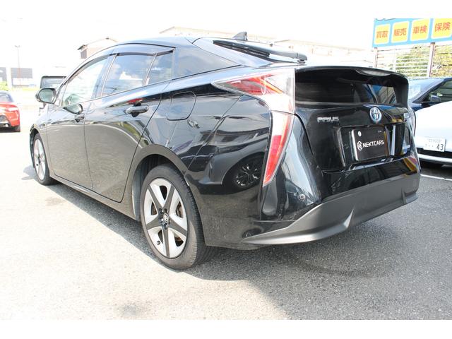 プリウス Sツーリングセレクション 純正9インチナビ・フルセグTV・CD/DVD再生・音楽録音・バックカメラ・Bluetooth・レザーシート・LEDヘッドライト・ビルトインETC・シートヒーター・レーダークルーズ・車線逸脱警報(17枚目)