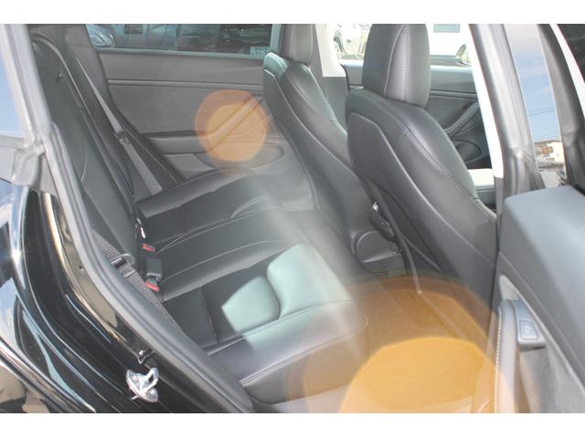 モデル３ 　デュアルモーター・ブラックプレミアムインテリア・オートパイロット・２０インチ純正アルミ・カーボンスポイラー・パフォーマンスＡＷＤ・パフォーマンスブレーキ・パノラマルーフ・Ｂｌｕｅｔｏｏｔｈ・ＥＴＣ（9枚目）