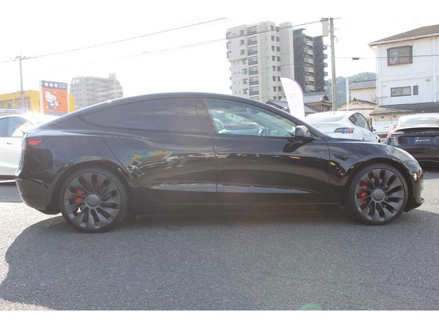モデル３ 　デュアルモーター・ブラックプレミアムインテリア・オートパイロット・２０インチ純正アルミ・カーボンスポイラー・パフォーマンスＡＷＤ・パフォーマンスブレーキ・パノラマルーフ・Ｂｌｕｅｔｏｏｔｈ・ＥＴＣ（14枚目）