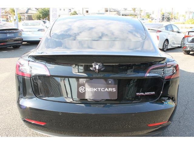 モデル３ 　デュアルモーター・ブラックプレミアムインテリア・オートパイロット・２０インチ純正アルミ・カーボンスポイラー・パフォーマンスＡＷＤ・パフォーマンスブレーキ・パノラマルーフ・Ｂｌｕｅｔｏｏｔｈ・ＥＴＣ（17枚目）