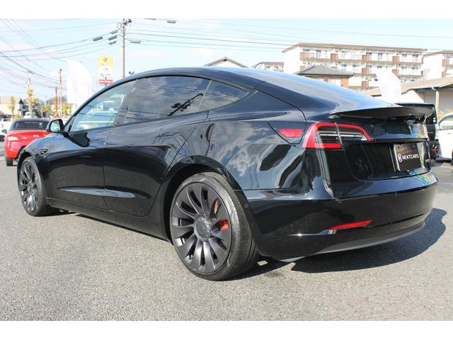 モデル３ 　デュアルモーター・ブラックプレミアムインテリア・オートパイロット・２０インチ純正アルミ・カーボンスポイラー・パフォーマンスＡＷＤ・パフォーマンスブレーキ・パノラマルーフ・Ｂｌｕｅｔｏｏｔｈ・ＥＴＣ（18枚目）