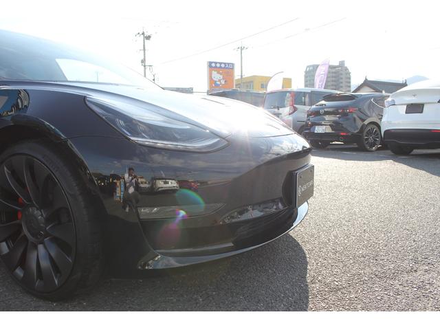 モデル３ 　デュアルモーター・ブラックプレミアムインテリア・オートパイロット・２０インチ純正アルミ・カーボンスポイラー・パフォーマンスＡＷＤ・パフォーマンスブレーキ・パノラマルーフ・Ｂｌｕｅｔｏｏｔｈ・ＥＴＣ（23枚目）