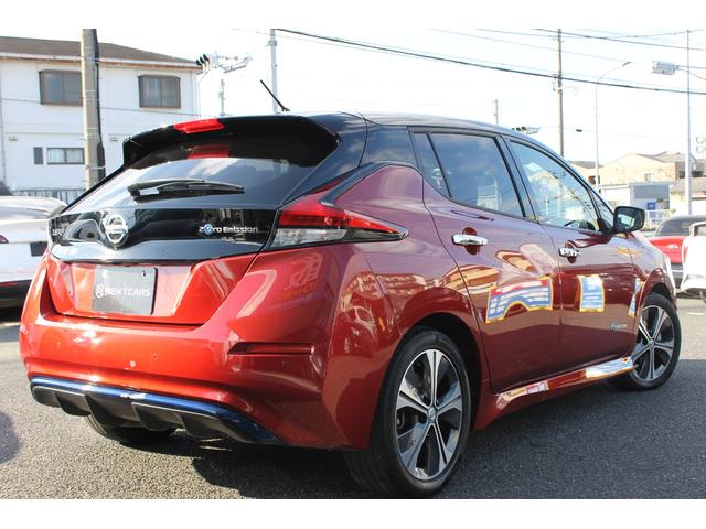 リーフ Ｘ　プロパイロット・純正メモリーナビ・フルセグＴＶ・ステアリングヒーター・バックカメラ・シートヒーター・オートハイビーム・ブラインドスポットモニター・ＬＥＤヘッドライト・純正アルミ・ＥＴＣ（18枚目）