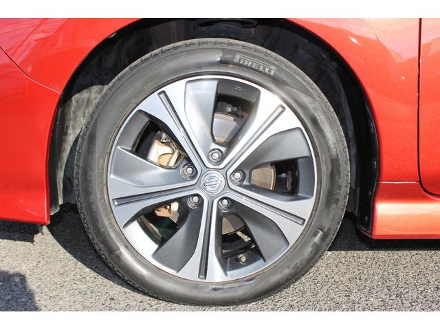 リーフ Ｘ　プロパイロット・純正メモリーナビ・フルセグＴＶ・ステアリングヒーター・バックカメラ・シートヒーター・オートハイビーム・ブラインドスポットモニター・ＬＥＤヘッドライト・純正アルミ・ＥＴＣ（20枚目）