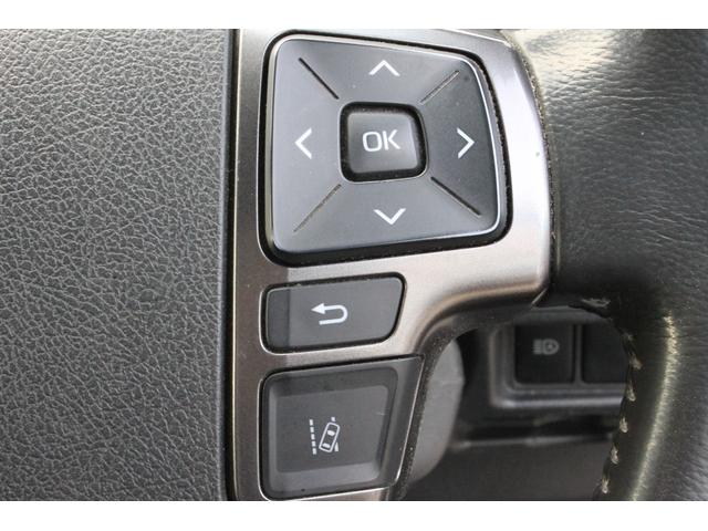 ハイエースバン スーパーGL ダークプライムII カロッツェリア9インチナビ・バックカメラ・CD/DVD再生・Bluetooth・ハーフレザーシート・LEDヘッドライト・デジタルインナーミラ・社外17インチAW・ETC・セーフティセンス・スマートキー(11枚目)