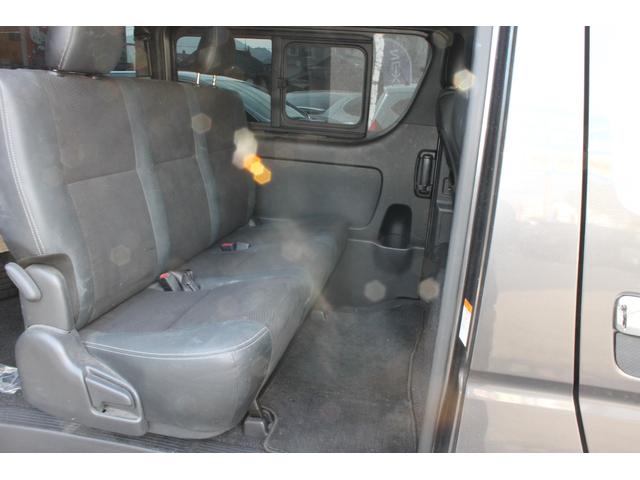 ハイエースバン スーパーGL ダークプライムII カロッツェリア9インチナビ・バックカメラ・CD/DVD再生・Bluetooth・ハーフレザーシート・LEDヘッドライト・デジタルインナーミラ・社外17インチAW・ETC・セーフティセンス・スマートキー(14枚目)