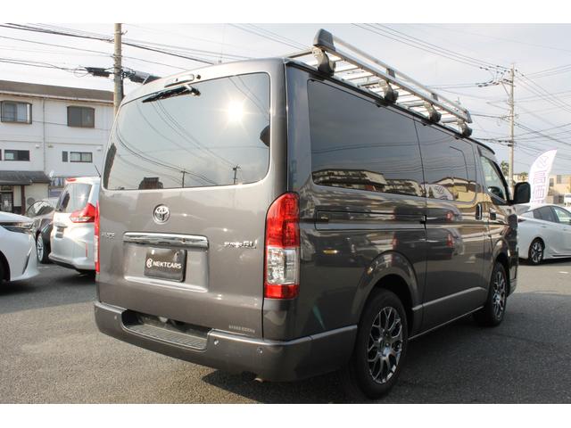 ハイエースバン スーパーGL ダークプライムII カロッツェリア9インチナビ・バックカメラ・CD/DVD再生・Bluetooth・ハーフレザーシート・LEDヘッドライト・デジタルインナーミラ・社外17インチAW・ETC・セーフティセンス・スマートキー(18枚目)