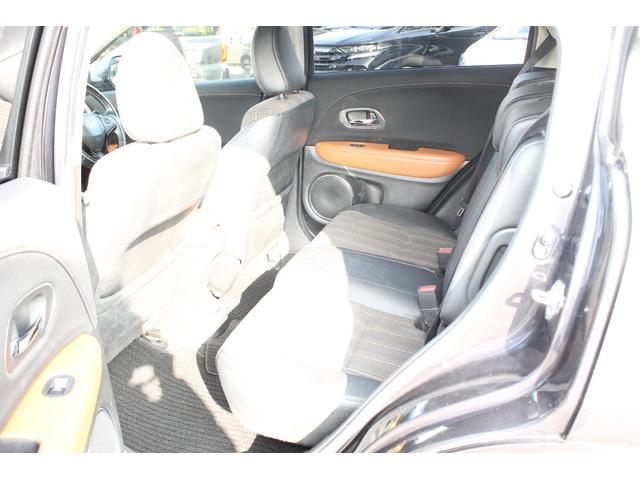 ヴェゼル ハイブリッドＺ　純正エアロ・ＯＰブラウンインテリア・純正８インチナビ・バックカメラ・ＣＤ／ＤＶＤ再生・Ｂｌｕｅｔｏｏｔｈ・シティブレーキアクティブ・専用アルミホイール・ハーフレザーシート・スマートキー・ＬＥＤヘッドラ（22枚目）