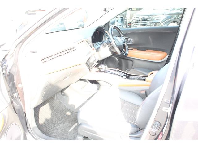 ヴェゼル ハイブリッドＺ　純正エアロ・ＯＰブラウンインテリア・純正８インチナビ・バックカメラ・ＣＤ／ＤＶＤ再生・Ｂｌｕｅｔｏｏｔｈ・シティブレーキアクティブ・専用アルミホイール・ハーフレザーシート・スマートキー・ＬＥＤヘッドラ（23枚目）