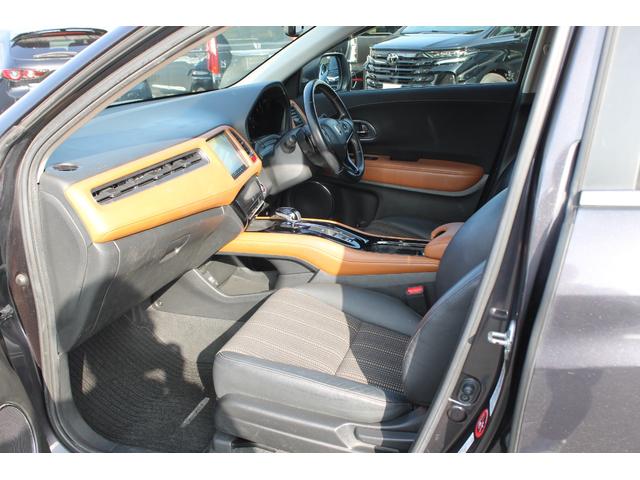 ヴェゼル ハイブリッドＺ　純正エアロ・ＯＰブラウンインテリア・純正８インチナビ・バックカメラ・ＣＤ／ＤＶＤ再生・Ｂｌｕｅｔｏｏｔｈ・シティブレーキアクティブ・専用アルミホイール・ハーフレザーシート・スマートキー・ＬＥＤヘッドラ（26枚目）