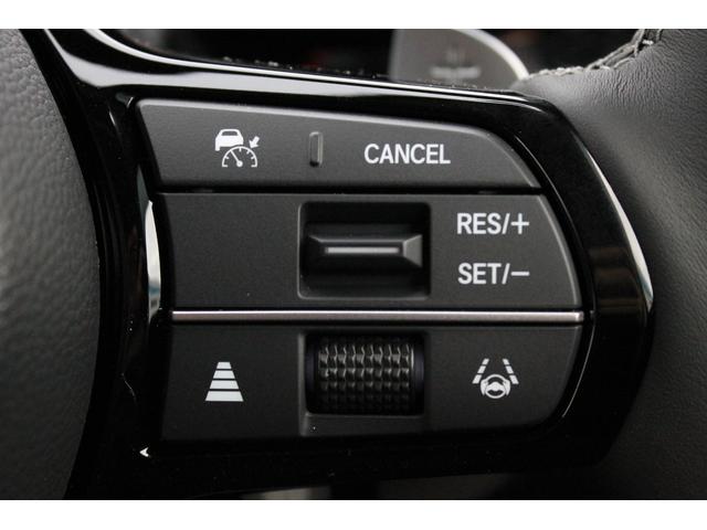 ＺＲ－Ｖ ｅ：ＨＥＶ　Ｚ　純正フロアマット・バイザー・純正コネクトディスプレイ・９インチナビ・フルセグＴＶホンダセンシング・全方位モニター・マルーンレザーシート・シートヒーター・オートハイビーム・パワーバックドア（9枚目）