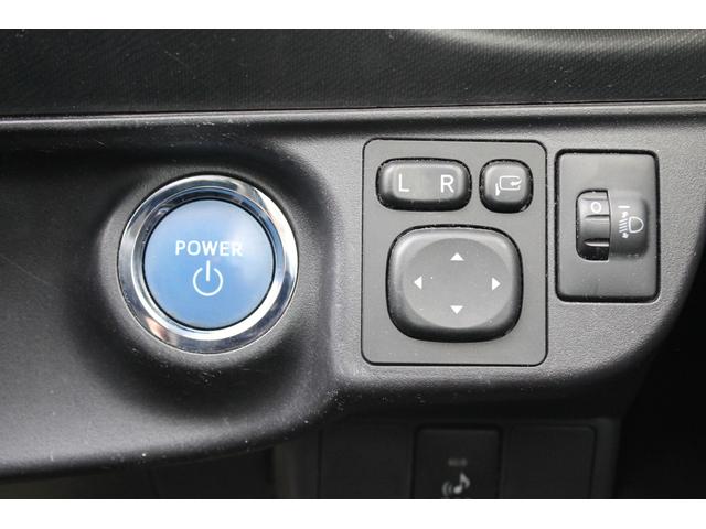 アクア Ｓ　レザーシート・純正メモリーナビ・ＣＤ／ＤＶＤ再生・Ｂｌｕｅｔｏｏｔｈ・バックカメラ・ＬＥＤヘッドライト・クルーズコントロール・ブリクラッシュセーフティ・レーンディパーチャーアラート・オートマチック（7枚目）