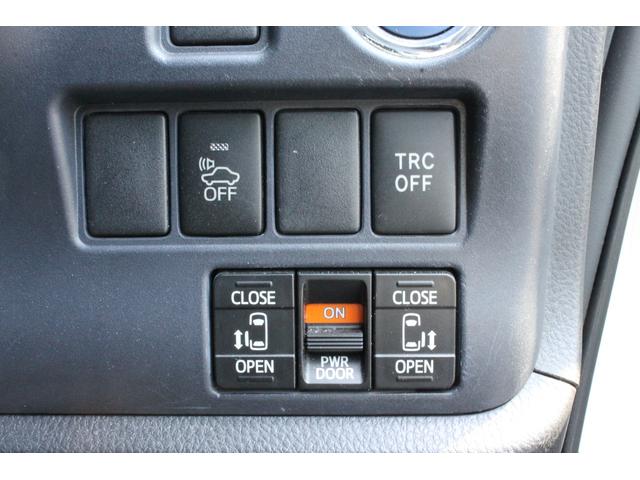 ヴォクシー ハイブリッドＶ　アルパイン１０インチナビ・フリップダウンモニター・ＣＤ／ＤＶＤ・両側電動スライドドア・ＬＥＤヘッドライト・純正アルミホイール・前席シートヒーター・バックカメラ・スマートキー・ＥＴＣ（12枚目）