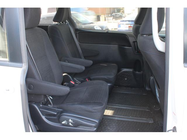 ヴォクシー ハイブリッドＶ　アルパイン１０インチナビ・フリップダウンモニター・ＣＤ／ＤＶＤ・両側電動スライドドア・ＬＥＤヘッドライト・純正アルミホイール・前席シートヒーター・バックカメラ・スマートキー・ＥＴＣ（14枚目）