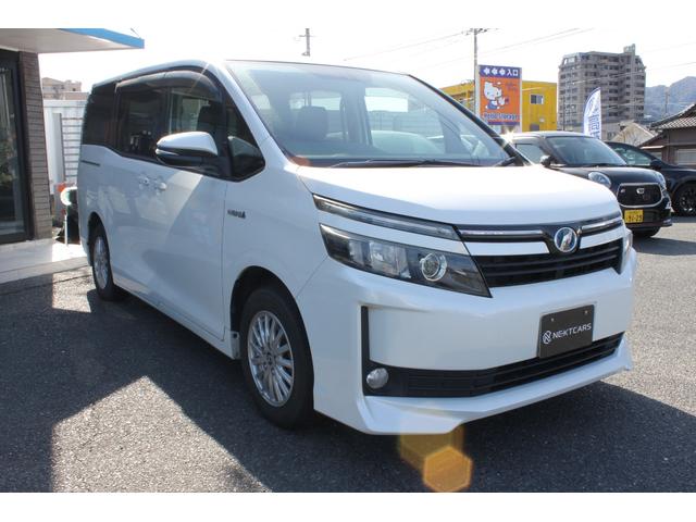 ヴォクシー ハイブリッドＶ　アルパイン１０インチナビ・フリップダウンモニター・ＣＤ／ＤＶＤ・両側電動スライドドア・ＬＥＤヘッドライト・純正アルミホイール・前席シートヒーター・バックカメラ・スマートキー・ＥＴＣ（17枚目）