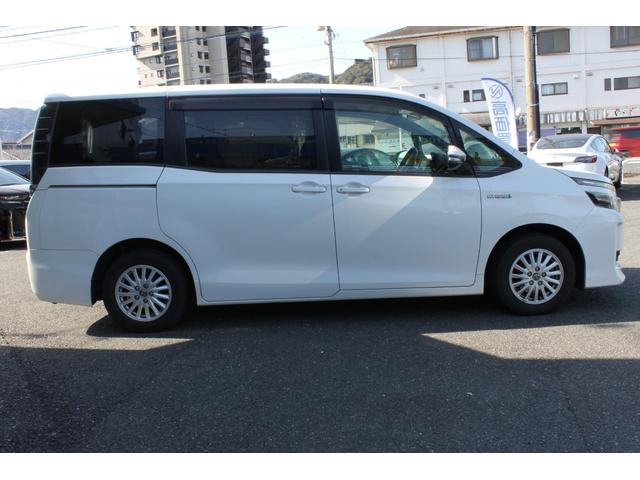 ヴォクシー ハイブリッドＶ　アルパイン１０インチナビ・フリップダウンモニター・ＣＤ／ＤＶＤ・両側電動スライドドア・ＬＥＤヘッドライト・純正アルミホイール・前席シートヒーター・バックカメラ・スマートキー・ＥＴＣ（18枚目）